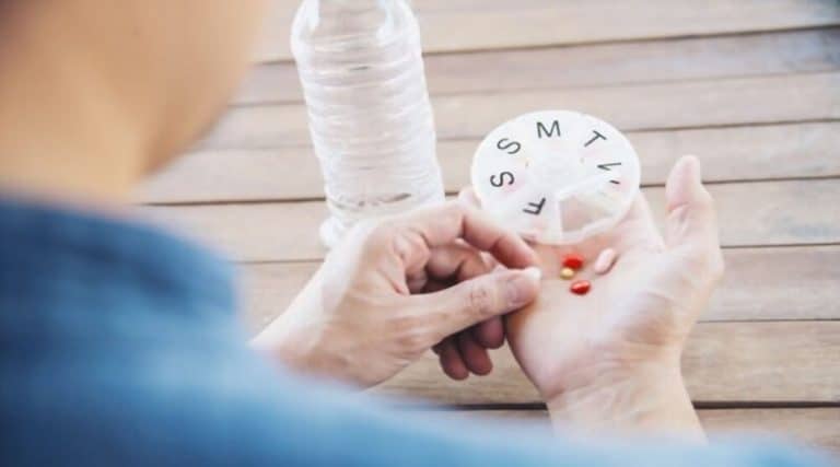 Top 8 Reasons Caregivers Should Utilize Automatic Pill Dispensers