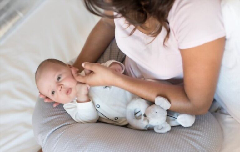 How to Use Nursing Pillow | 2023 Guide